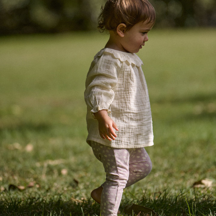 NATURE BABY - RUFFLE CAMERON BLOUSE: NATURAL [sz:3-6 MTHS]