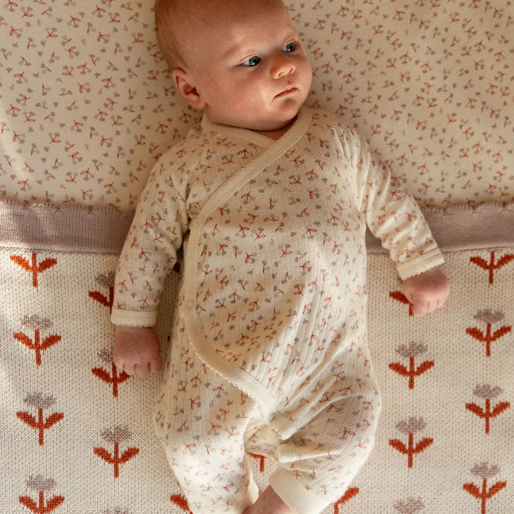 NATURE BABY - KIMONO STRETCH & GROW POINTELLE: DANDELION PRINT [sz:NB]