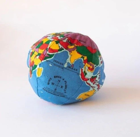 HUGG-A-PLANET 6' RATTLE