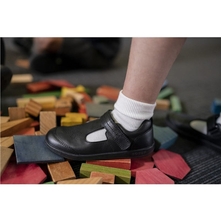 BOBUX - KID+ BRAVE SCHOOL SHOE: BLACK
